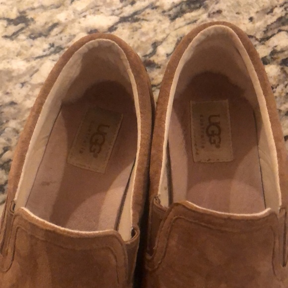 UGG SLIP ON SHOES SZ 8.5 - Picture 5 of 10